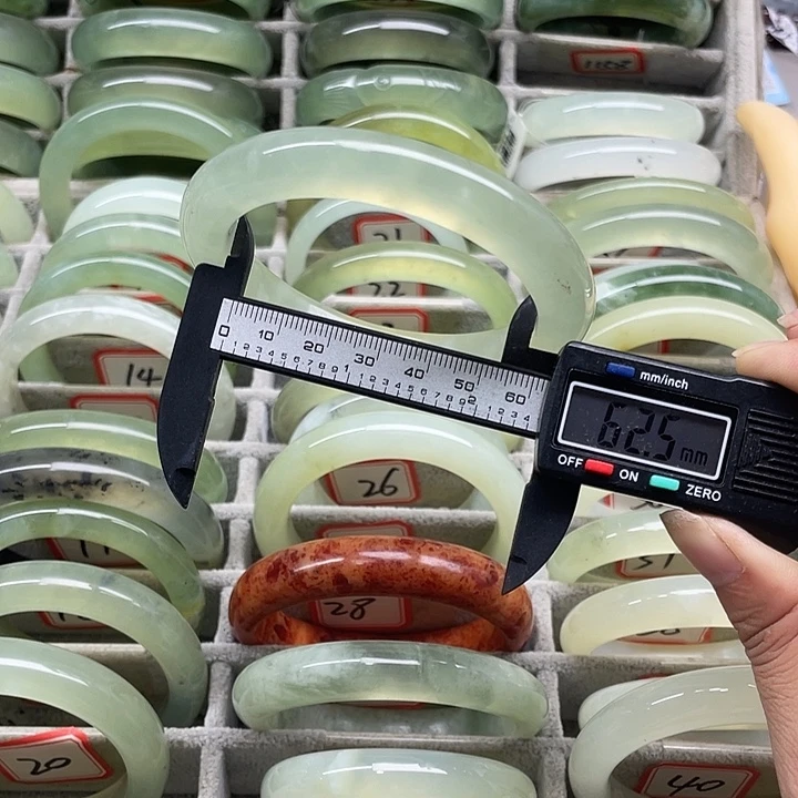 未镶嵌蛇纹石玉手镯24