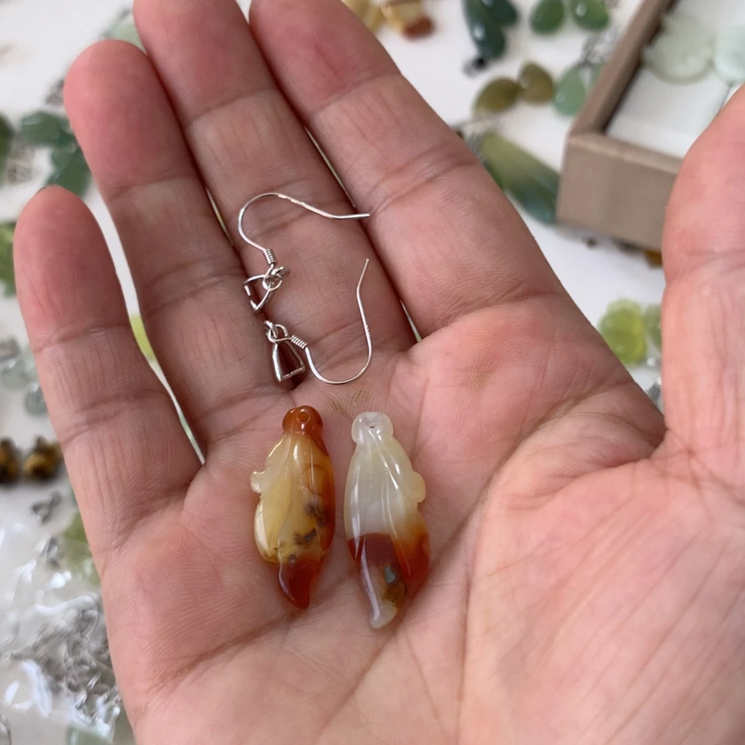 疯***子未镶嵌蛇纹石玉耳环