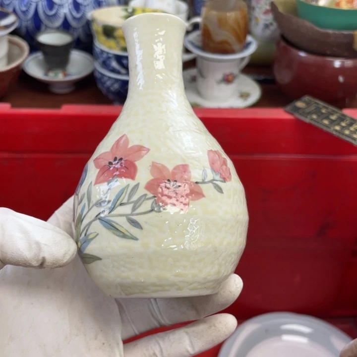 他家瓷器真美…开播了
