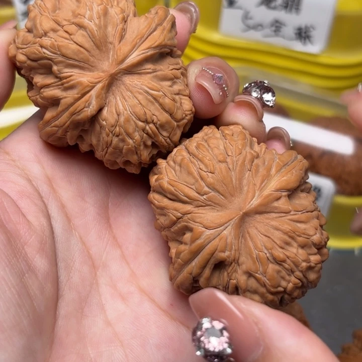 诺***发文玩核桃吊坠48-35342-02