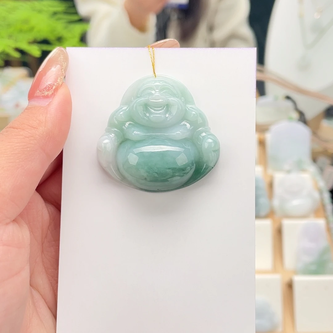 翡翠未镶嵌颈饰佛公