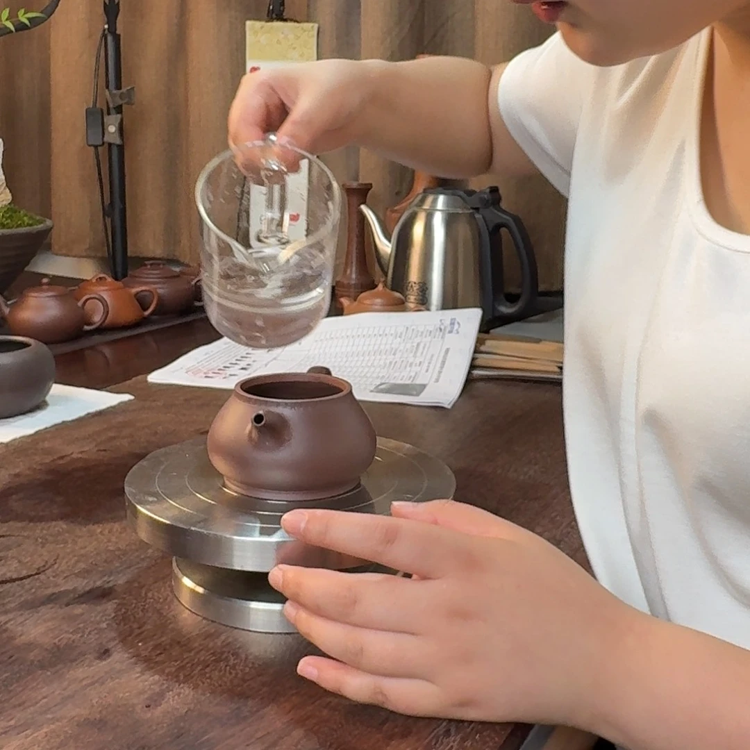 紫砂壶如相底槽青作品