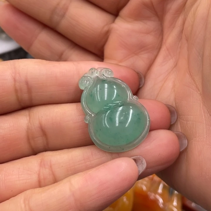 石英质玉（黄龙玉）挂件未镶嵌农***人