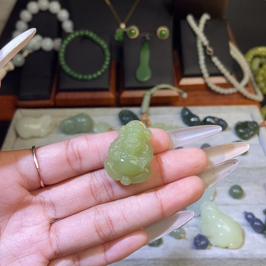 颈饰未镶嵌和田玉