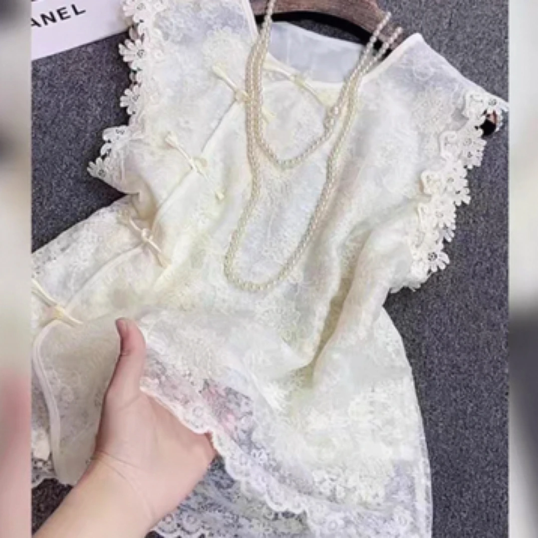 新中式盘扣蕾丝拼接无袖女2025年夏季新款洋气减龄上衣女