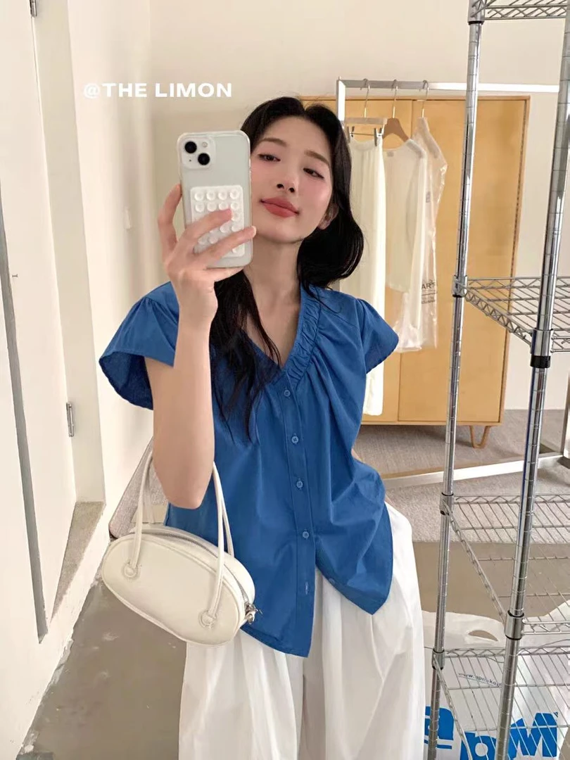 韩系褶皱时尚无袖上衣女夏新款小衫宽松设计感v领防晒飞飞袖衬衫