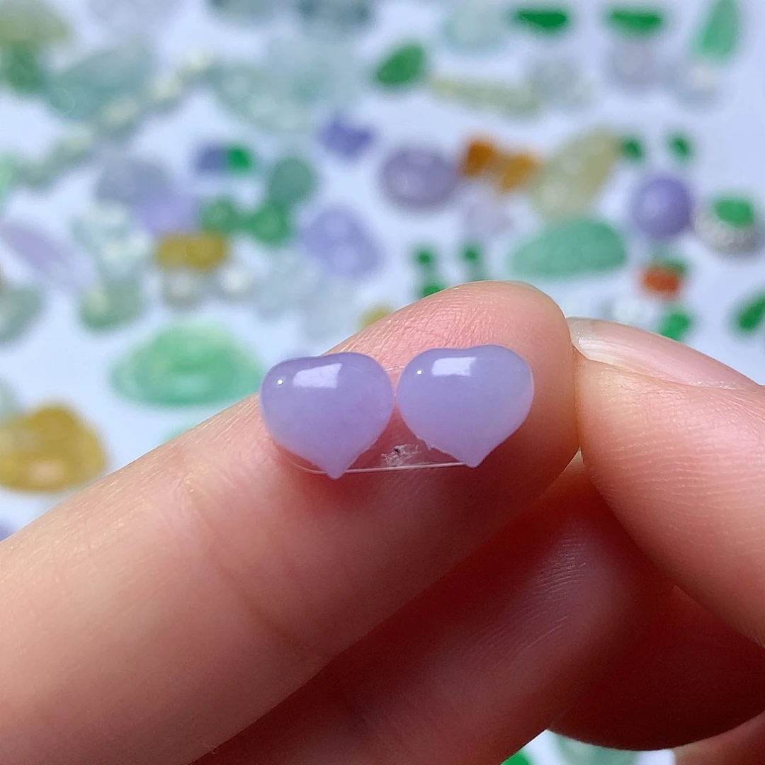 翡翠未镶嵌颈饰心