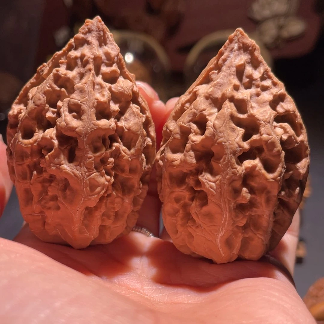 文玩核桃吊坠火麒麟32