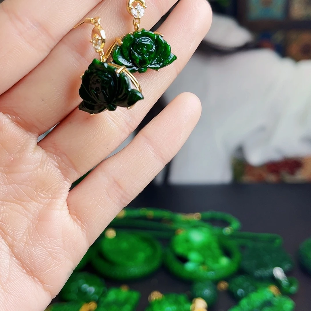 颈饰银S925镶嵌翡翠多样性