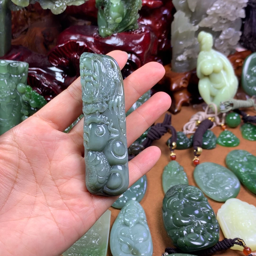 颈饰未镶嵌和田玉