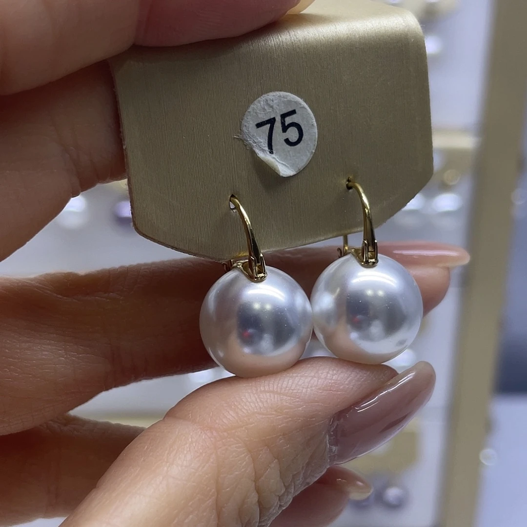耳饰18K金镶嵌淡水珍珠