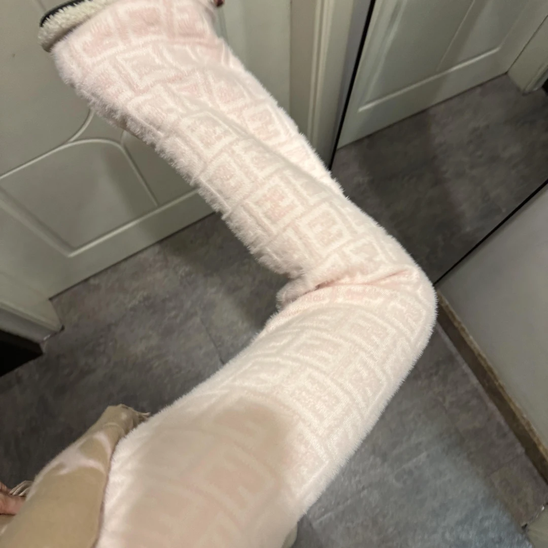 爆款自留推荐高级感雪貂绒提花针织阔腿裤女秋冬新款高腰直筒长裤