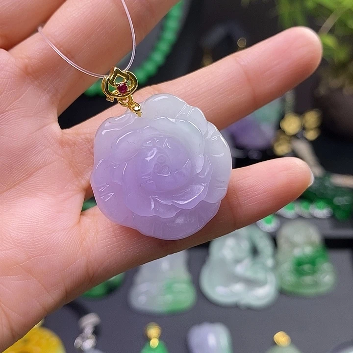 翡翠未镶嵌吊坠(赠链)