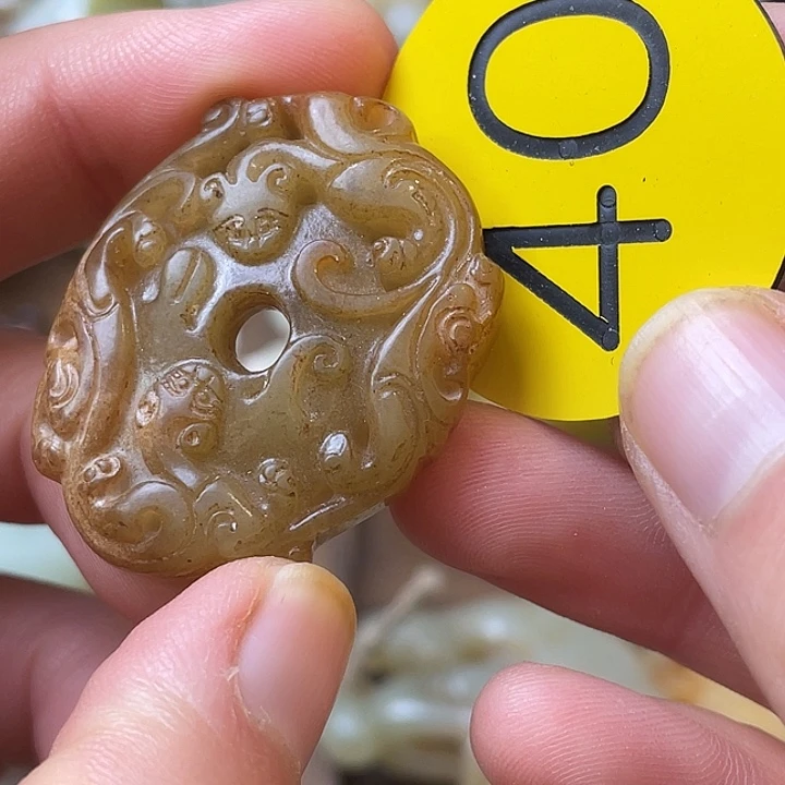 和田玉（糖玉）未镶嵌颈饰