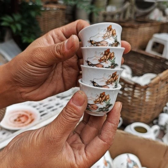 库存微瑕三打白骨精酒杯4个