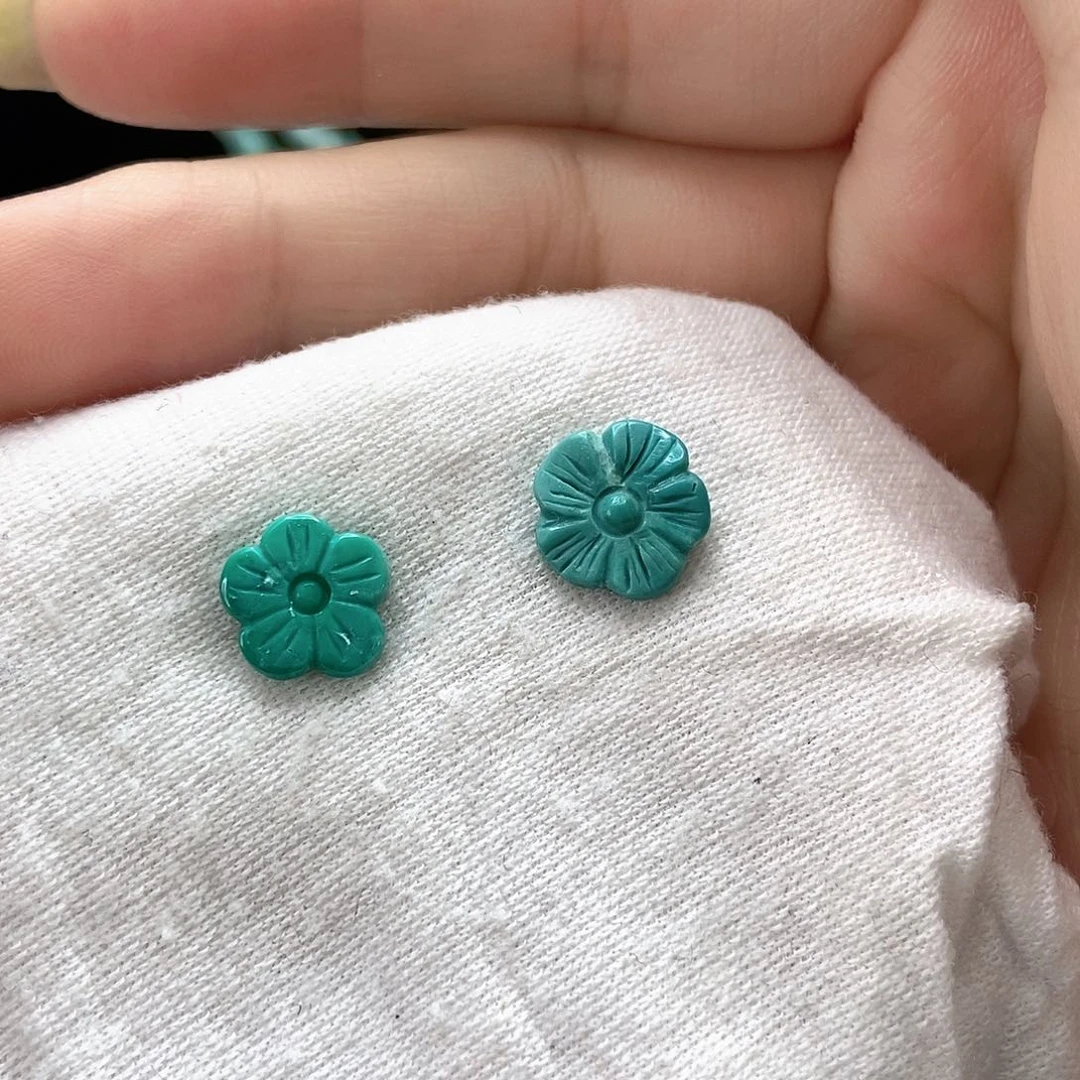 爽****南红玛瑙未镶嵌珠宝奇石