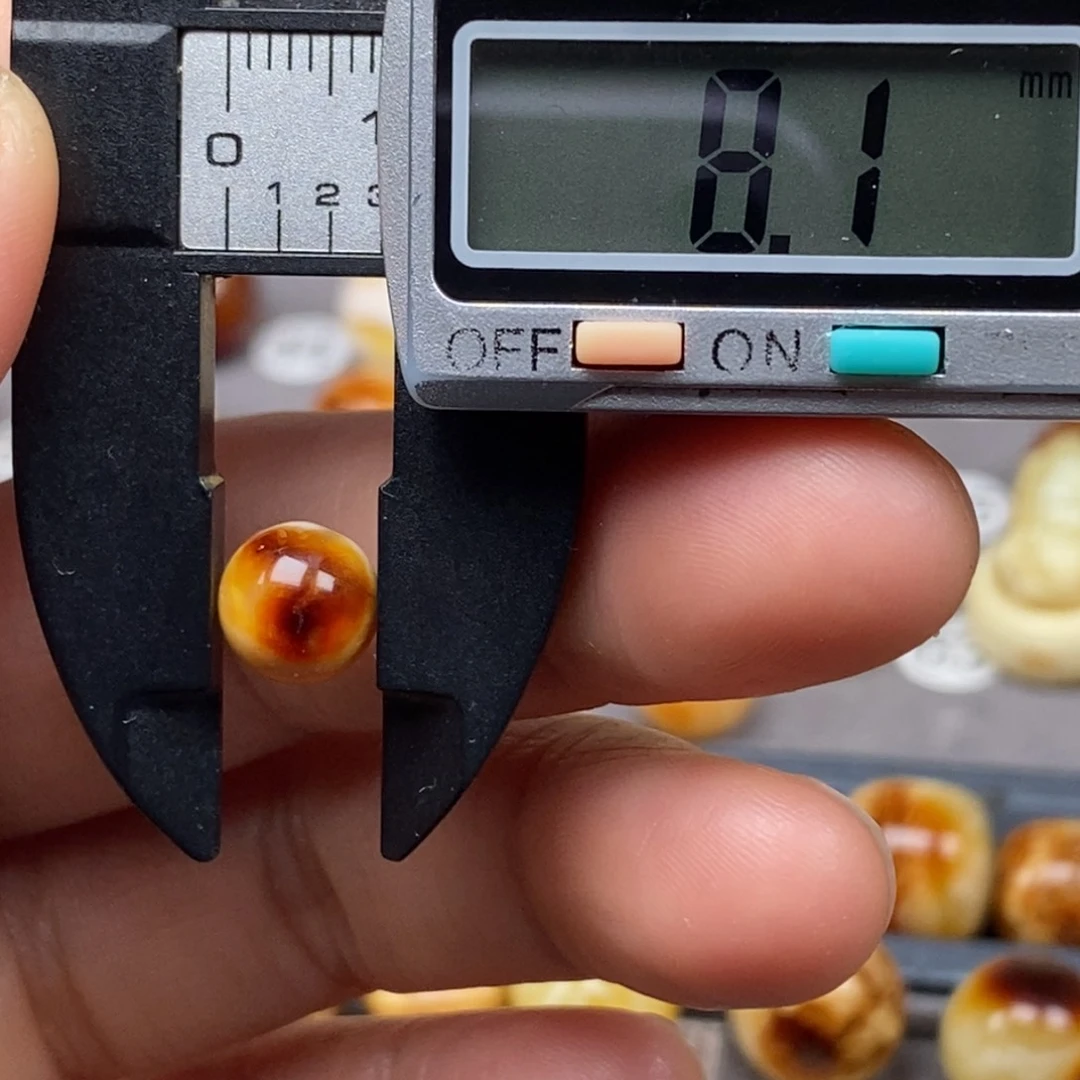 琥珀未镶嵌耳饰圆珠