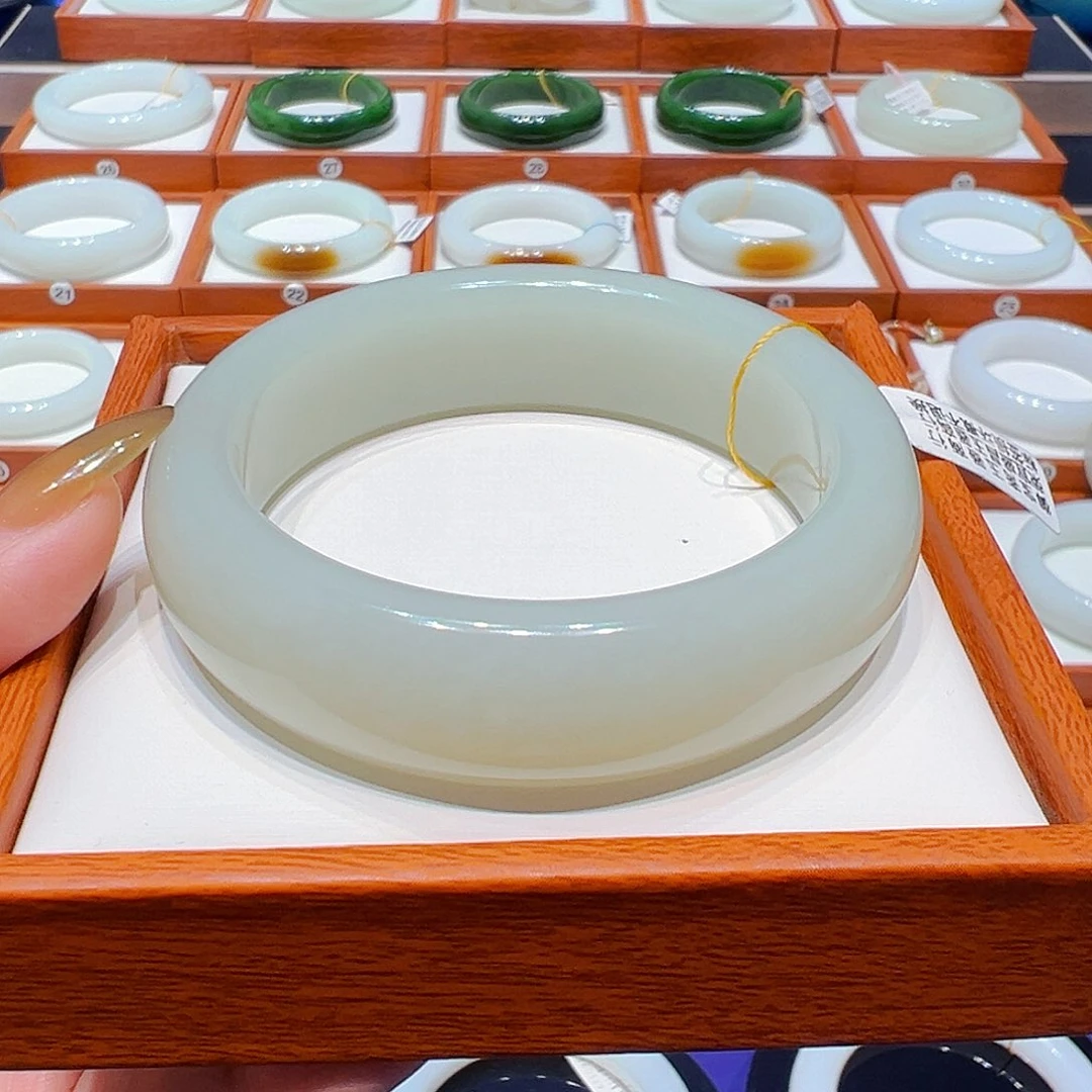 和田玉未镶嵌手镯暖白6061