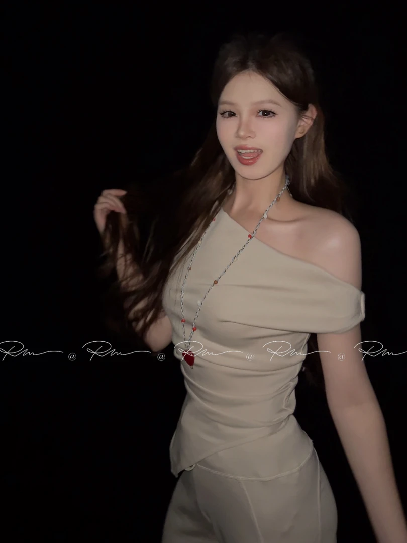 蕊蜜studio「松弛感套装」法式显瘦纯欲气质荡领斜肩收腰修身夏套装