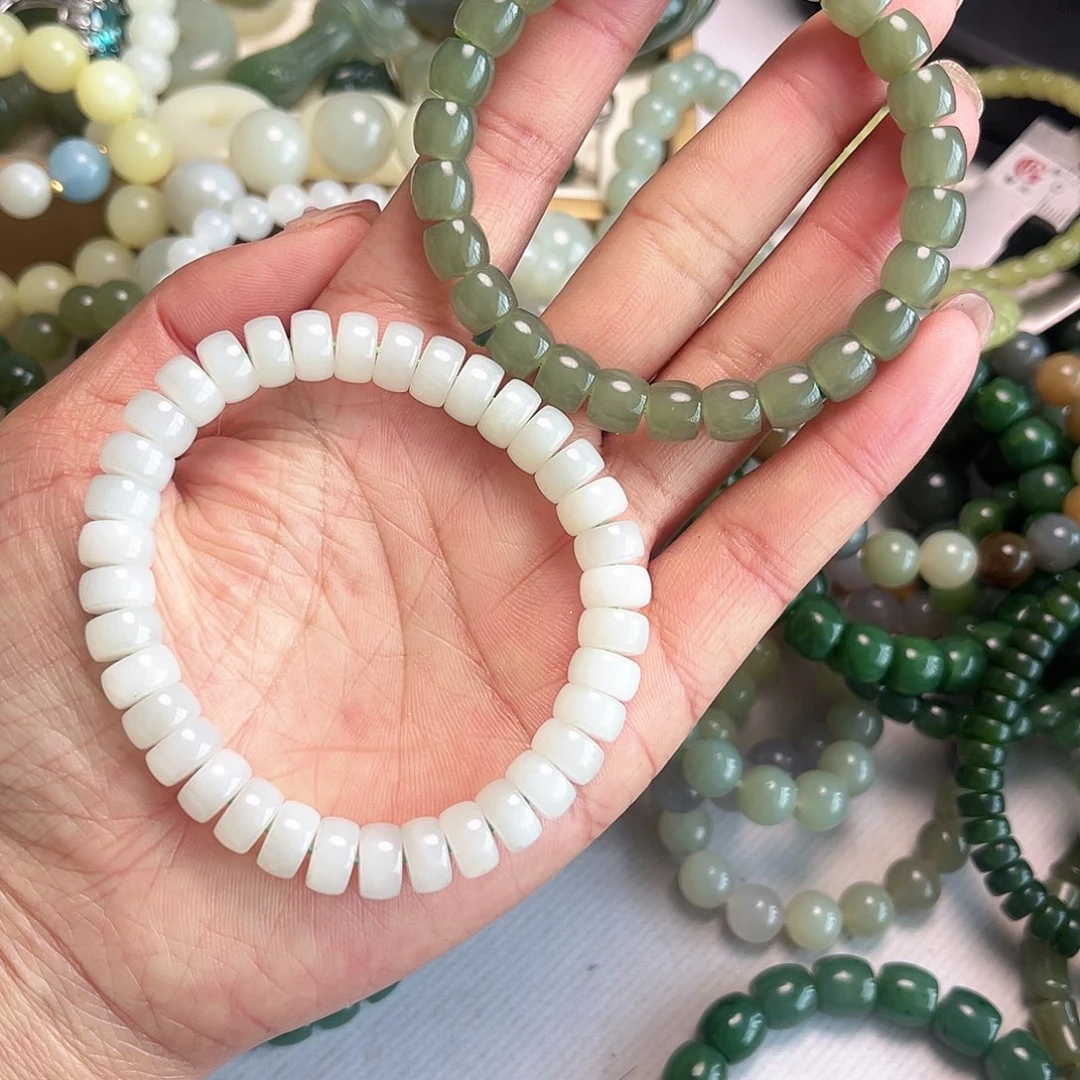 和田玉手链未镶嵌小**世和田玉手链