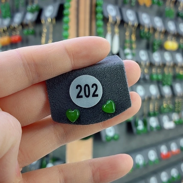 和田玉18K金镶嵌耳饰