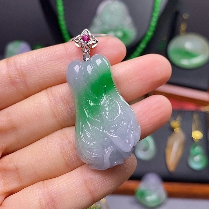 吊坠(赠链)未镶嵌翡翠
