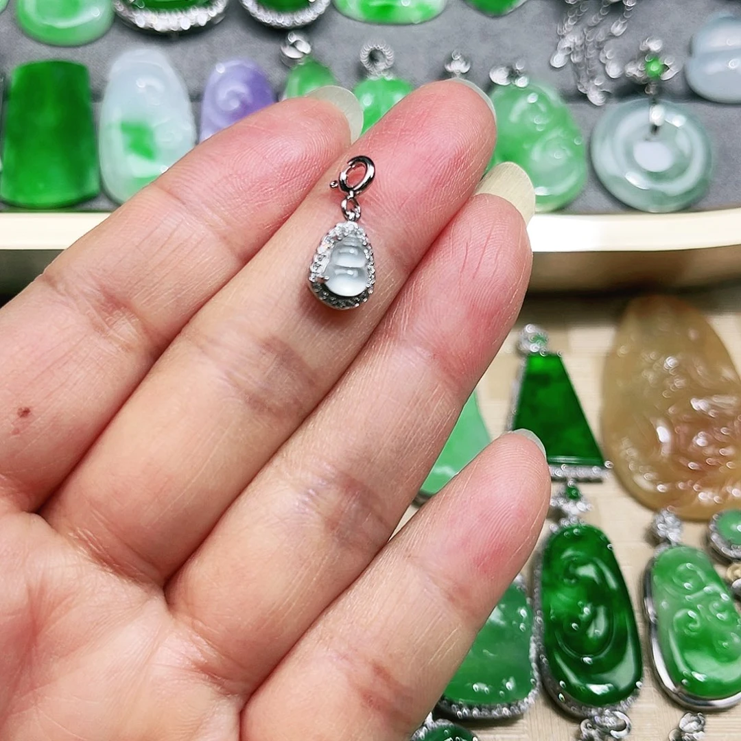 翡翠颈饰未镶嵌裸石