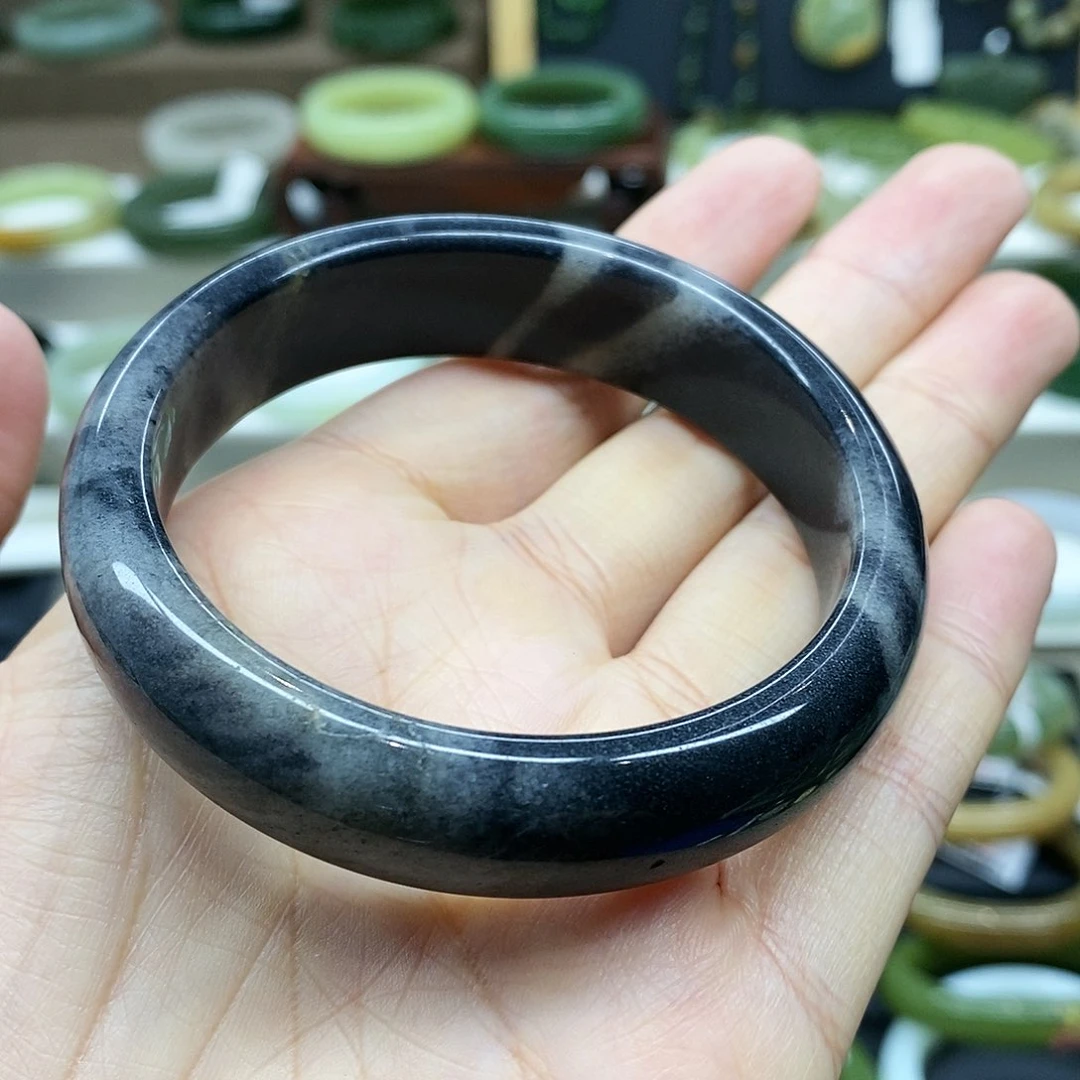 【闪购商品】未镶嵌手镯和田玉家***兴