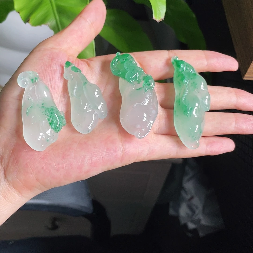 石英质玉挂件未镶嵌朵*