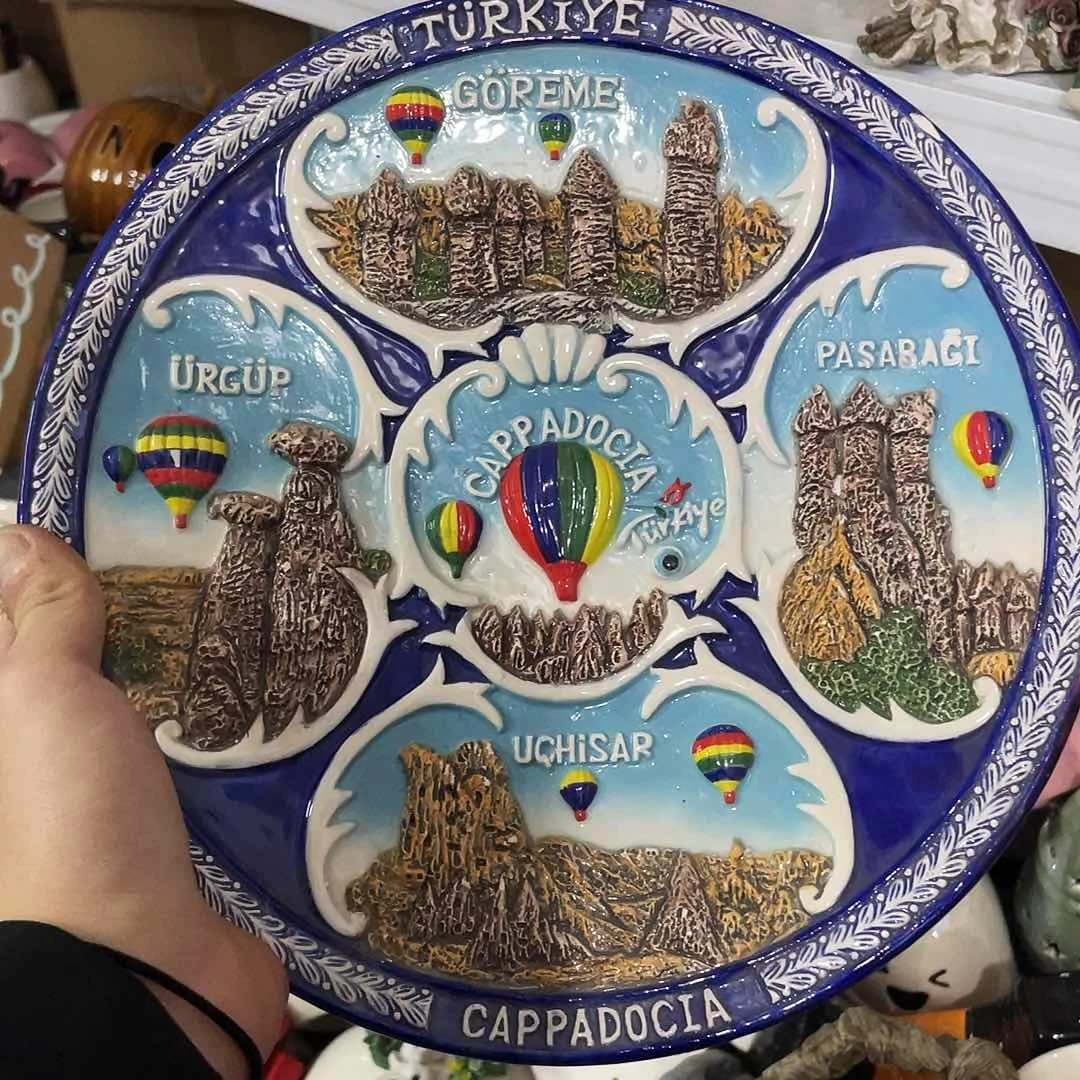 摆件   磕碰 封釉。