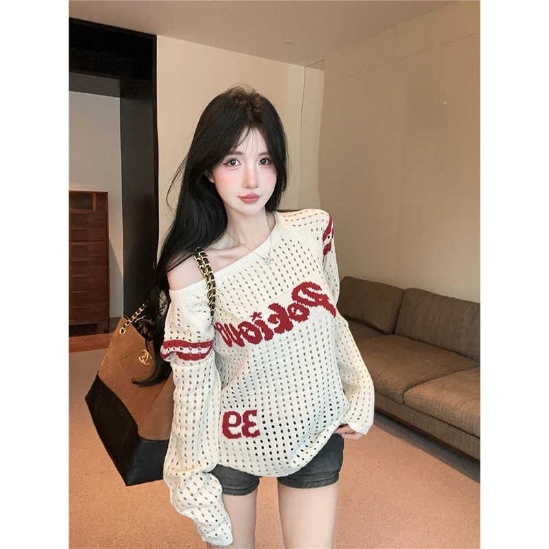 早秋新款美式辣妹复古字母镂空斜领防晒针织衫女露肩牛仔短裤套装