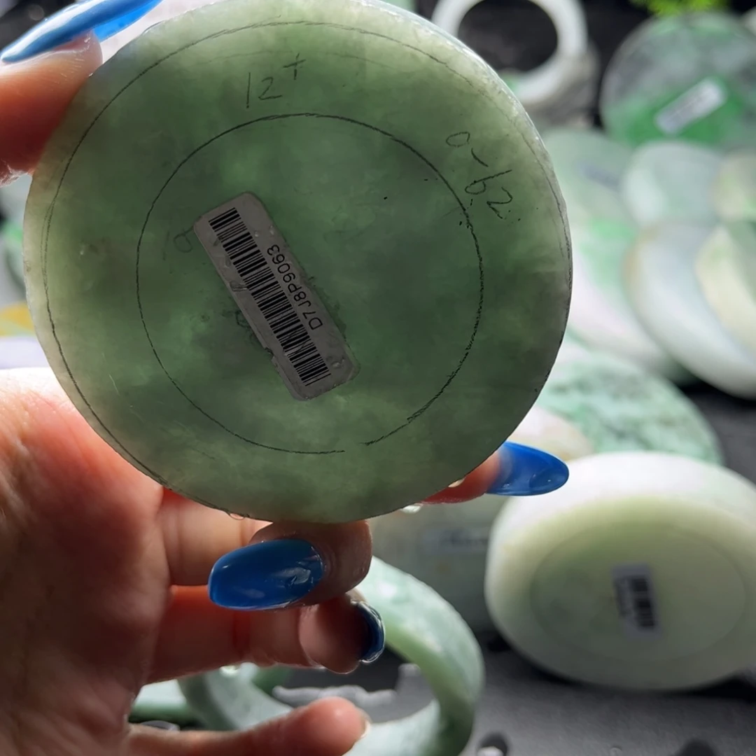 定制翡翠未镶嵌手镯放漏