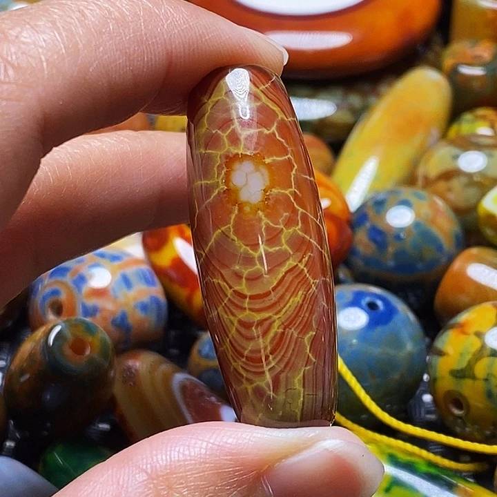 荣***轩玛瑙/玉髓未镶嵌颈饰