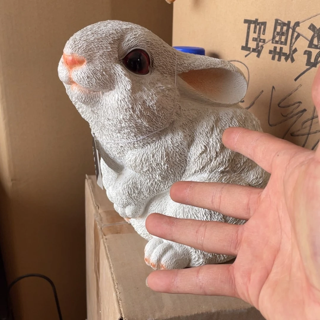【闪购商品】树脂仿真小白兔一个摆件