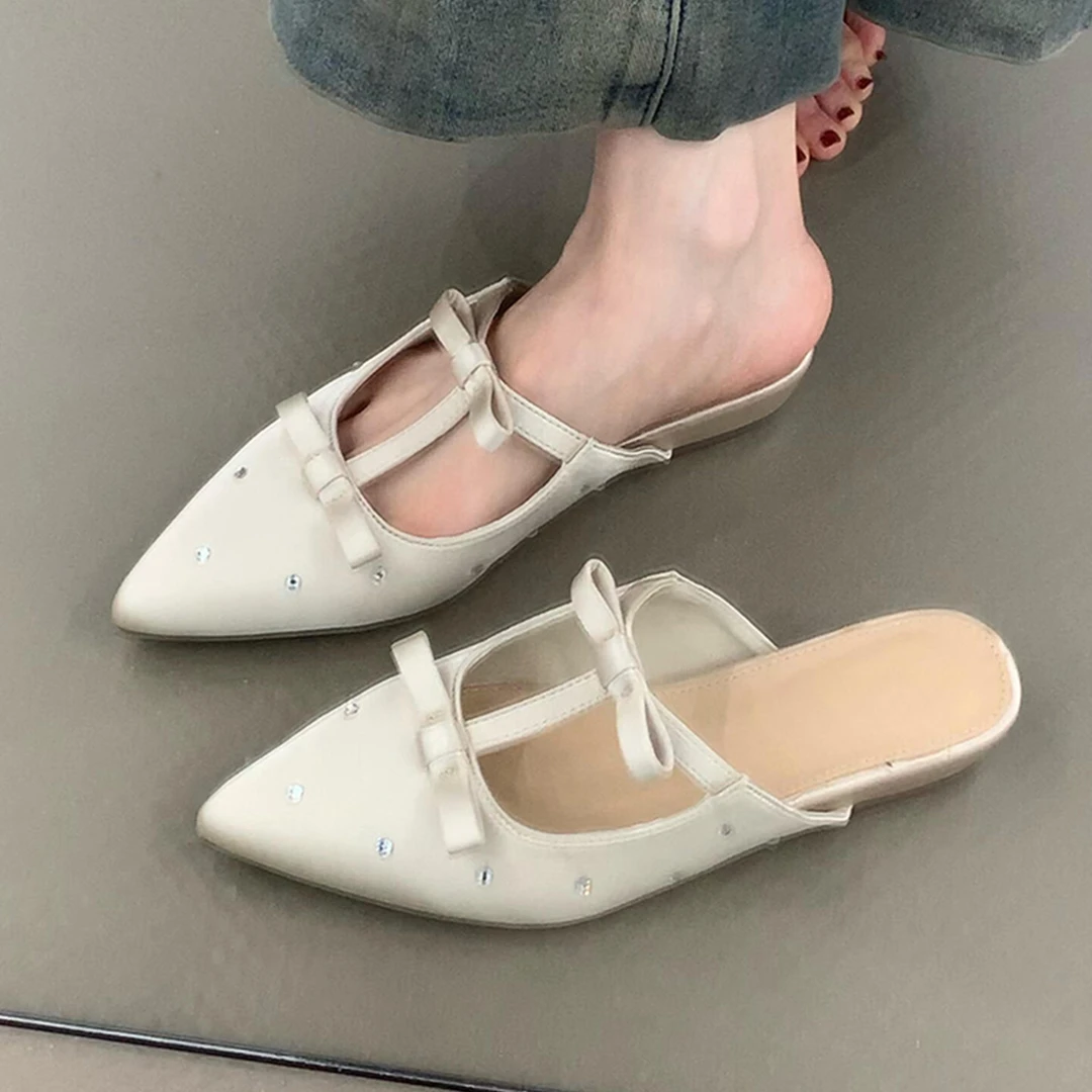 UHCK法式温柔蝴蝶结浅口尖头半拖包头鞋女低跟绸缎面水钻凉鞋