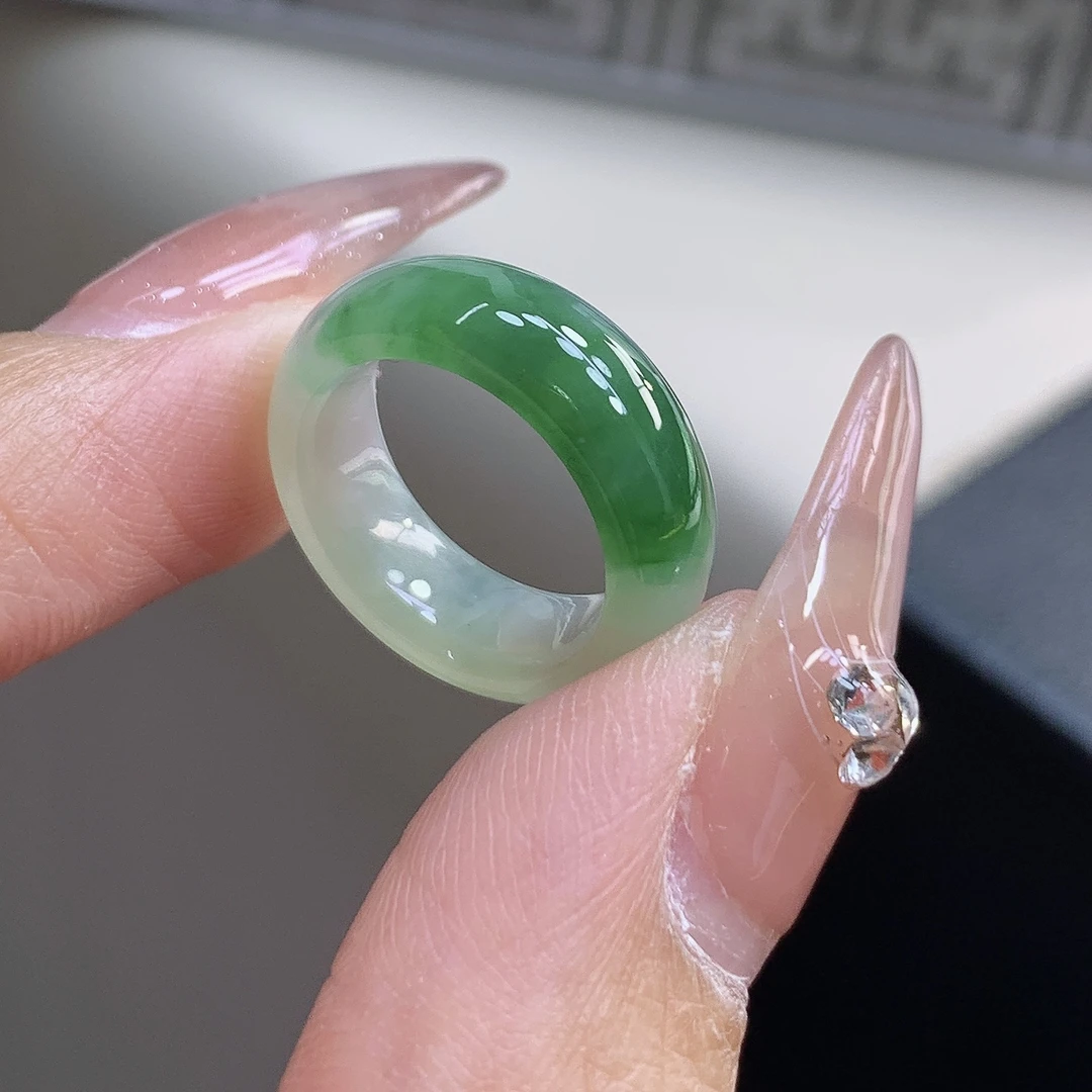 半山水飘辣阳绿缅甸翡翠戒圈 5号 尺寸12.6-6.1-3.2mm