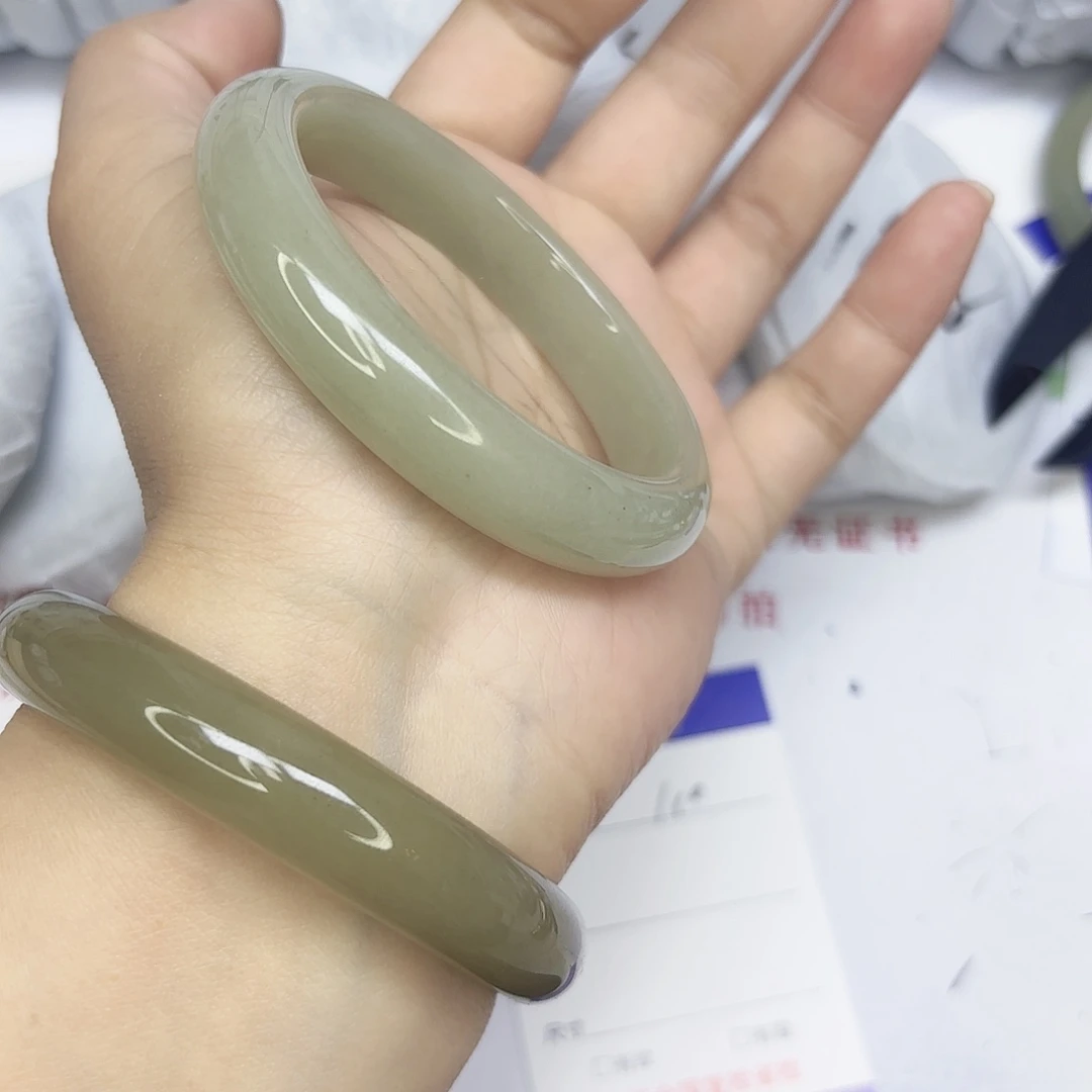 石英质玉未镶嵌手镯110/5655