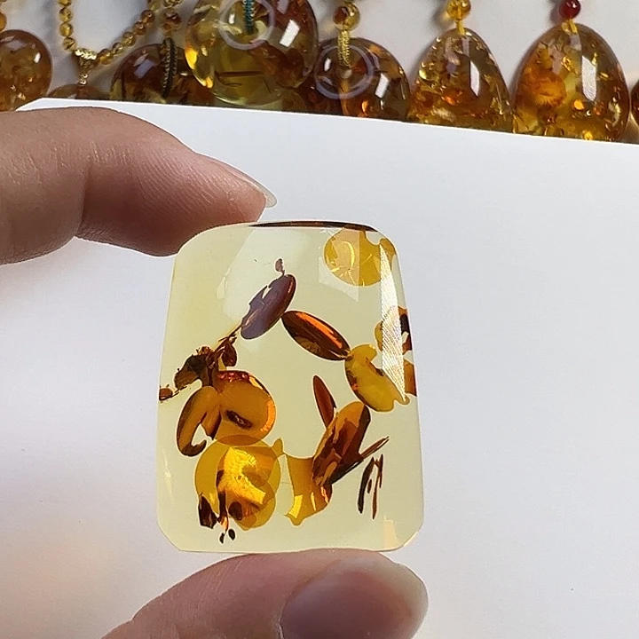 琥珀（花珀）未镶嵌颈饰