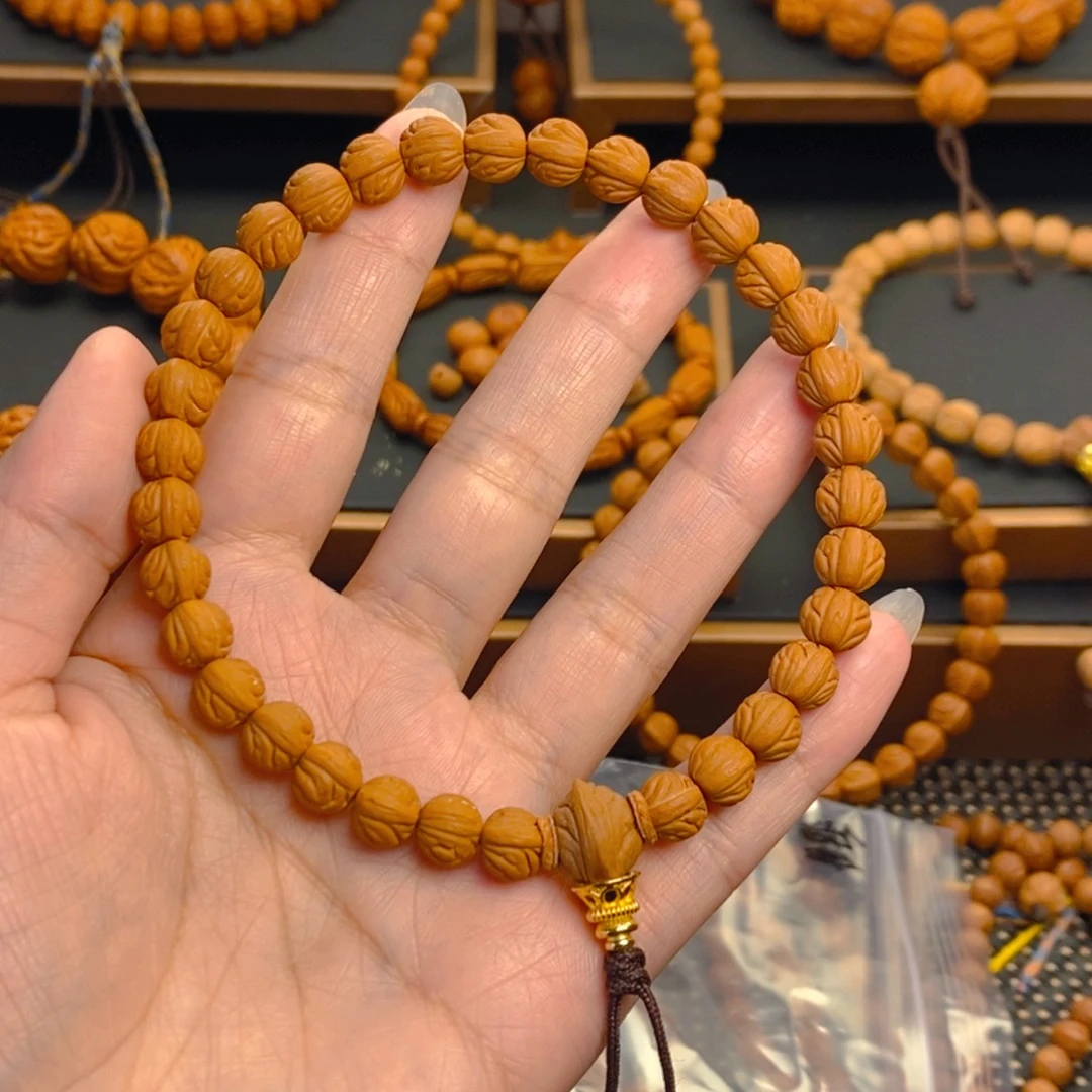 键****桃核吊坠秦岭森林08