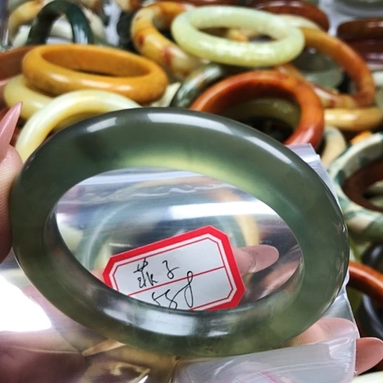 蛇纹石玉手镯未镶嵌菲*