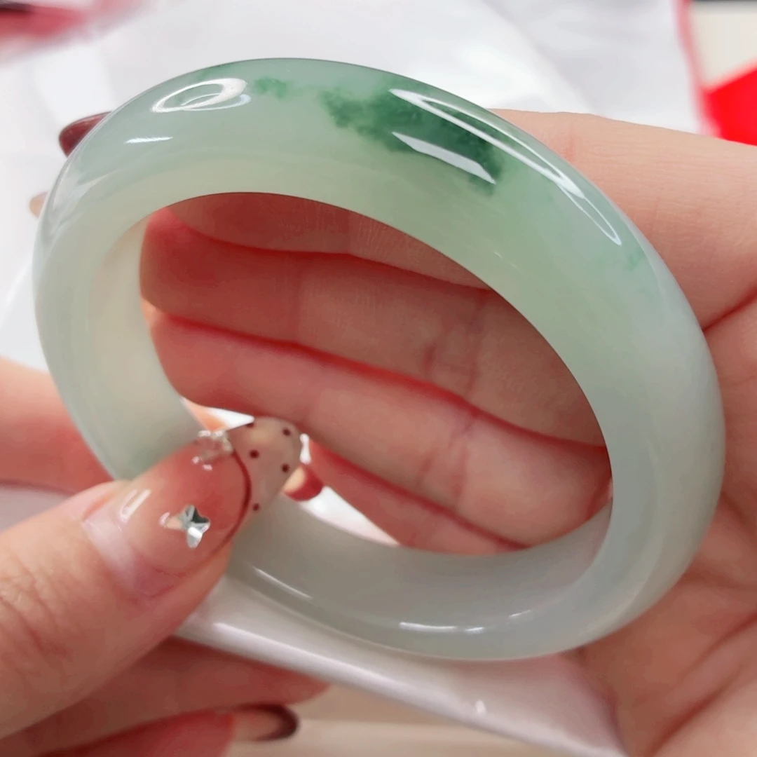 翡翠未镶嵌手镯56x600