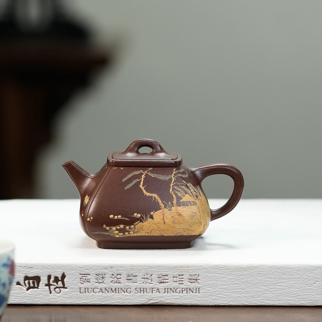 范倩雯作品《山河秀丽》某革紫泥 160cc