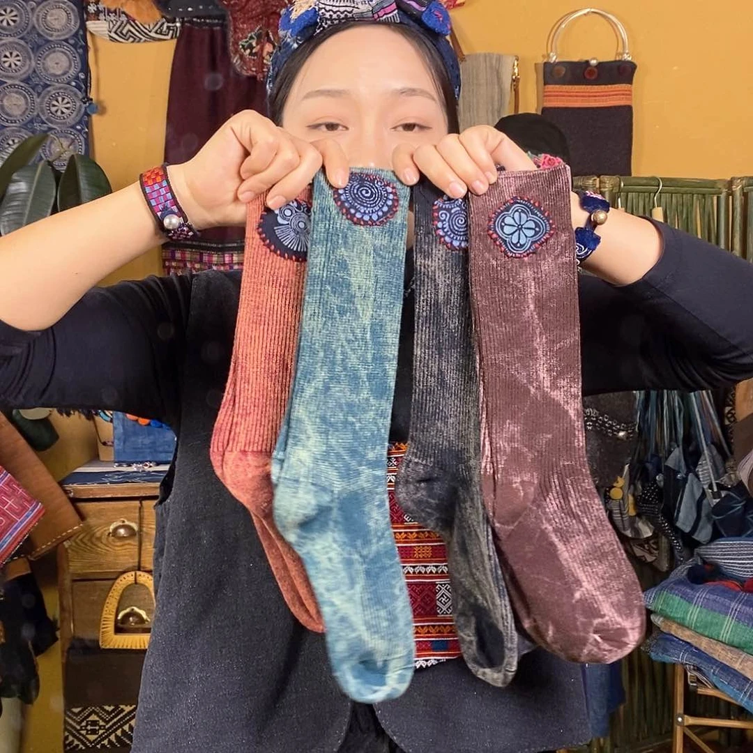 织绣手工植物染袜子