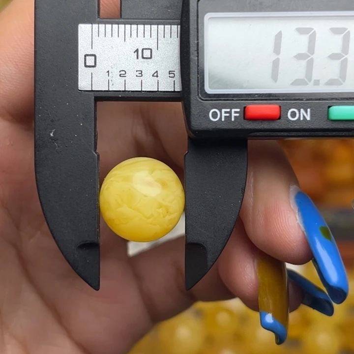 快***生蜜蜡未镶嵌珠宝奇石微瑕福利圆珠