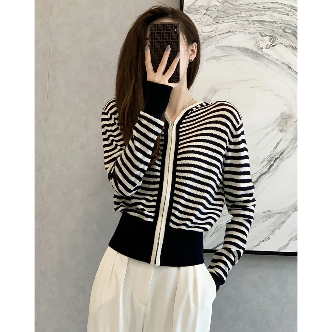 2025秋季新款韩版气质显瘦条纹藏青色连帽外套百搭上衣针织衫