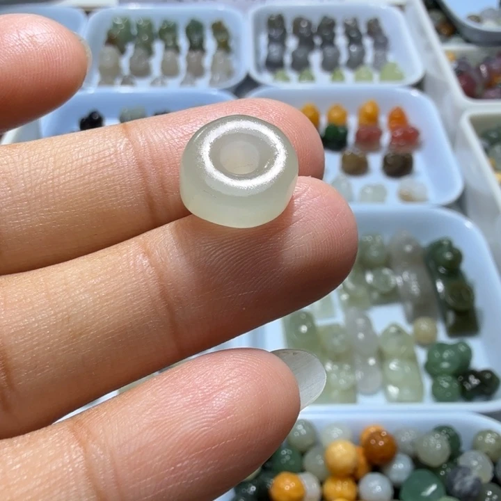 未镶嵌和田玉珠宝半成品