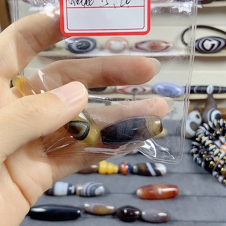 小***屁未镶嵌颈饰玛瑙/玉髓