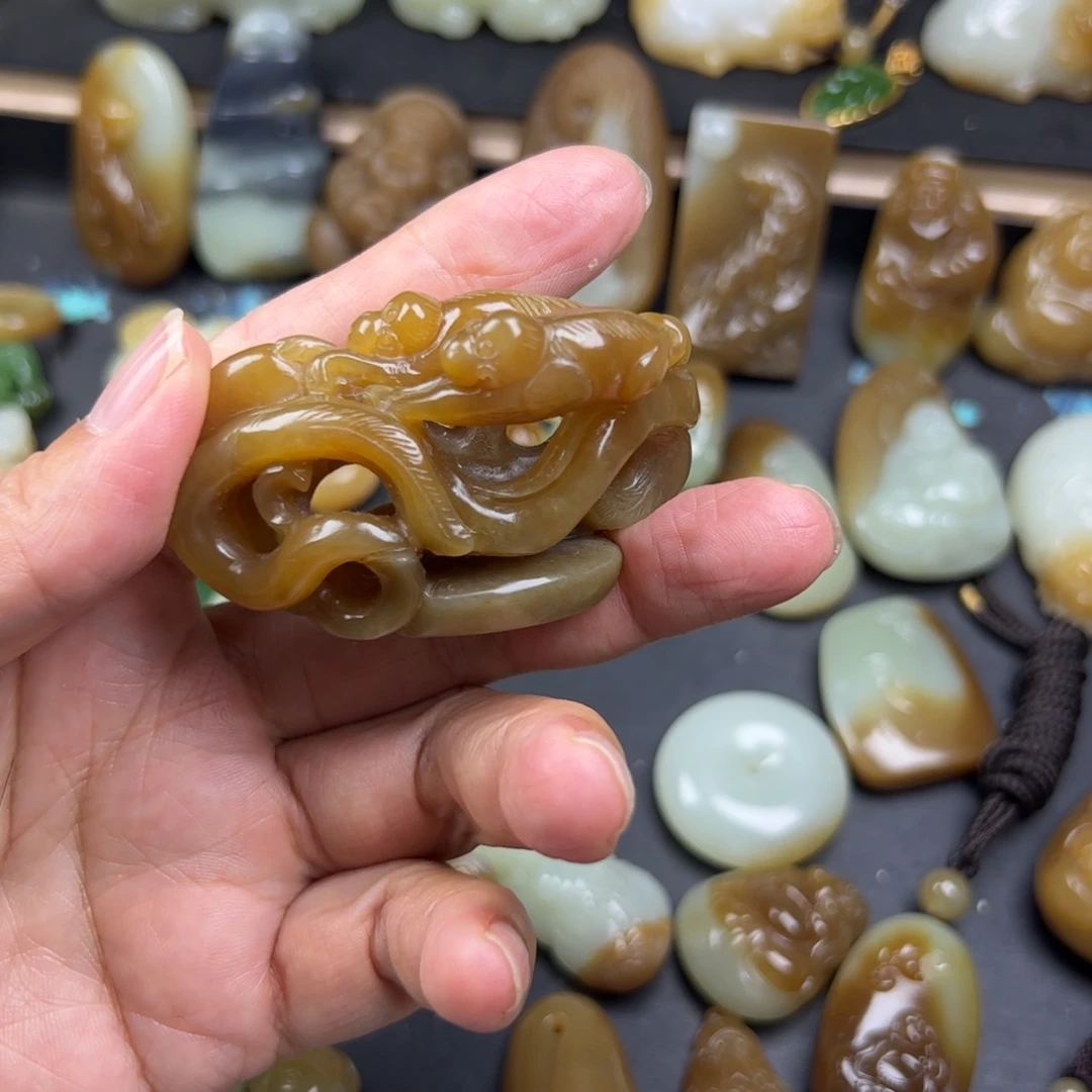 f***e和田玉（糖玉）未镶嵌颈饰
