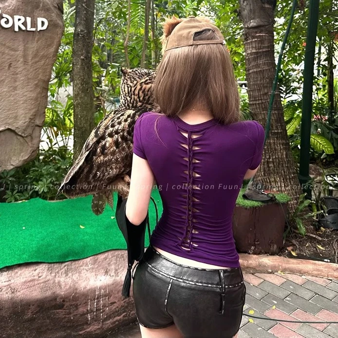 纯欲风辣妹正肩短袖t恤女夏季设计感小众修身显瘦露背镂空上衣服