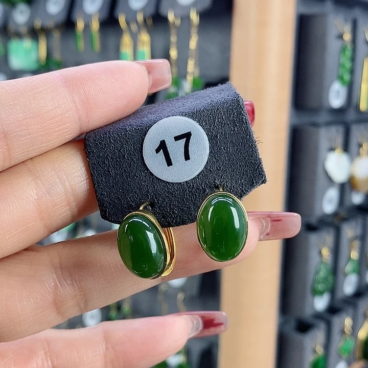 和田玉耳饰18K金镶嵌